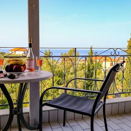 아파트 Olympia Zervea With Pool #2 Double