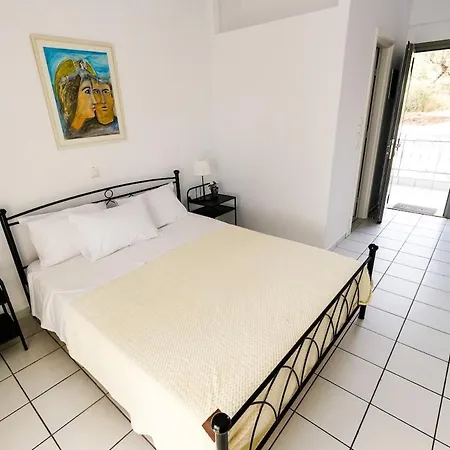 아파트 Olympia Zervea With Pool #2 Double 카르다밀리